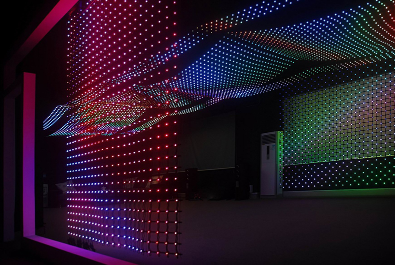 新一代LED網(wǎng)格屏的優(yōu)勢_華宇星光電(圖1)