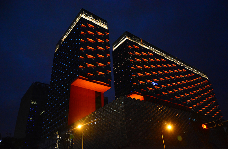 如何選擇一款合適的LED點(diǎn)光源作為景觀亮化？(圖1)