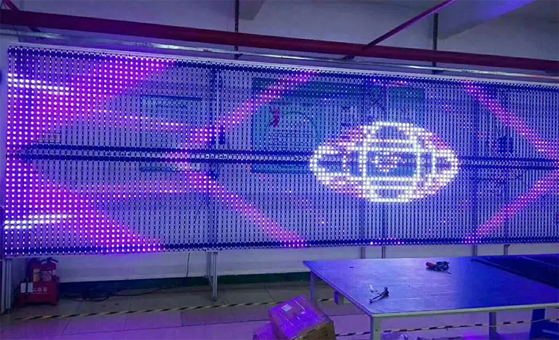 如何選用適合的LED網(wǎng)格屏及應(yīng)用場景？(圖2)